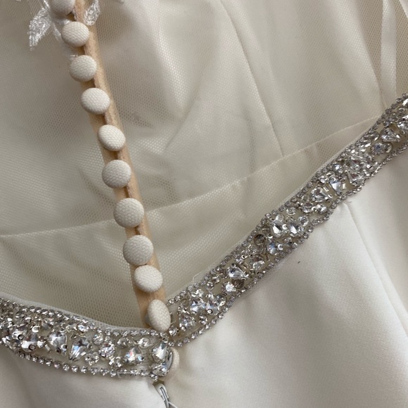 Color: Ivory/light - Picture 2 of 4